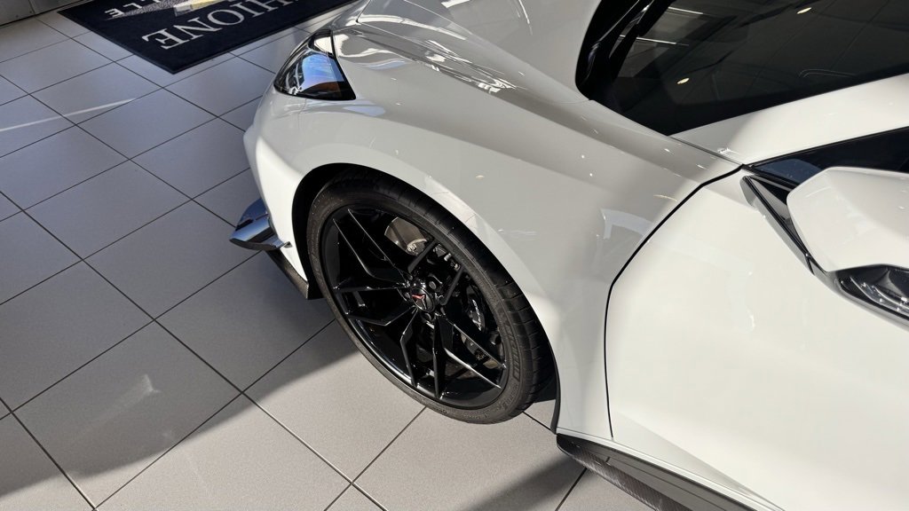 Used 2025 Chevrolet Corvette Z06 image 24