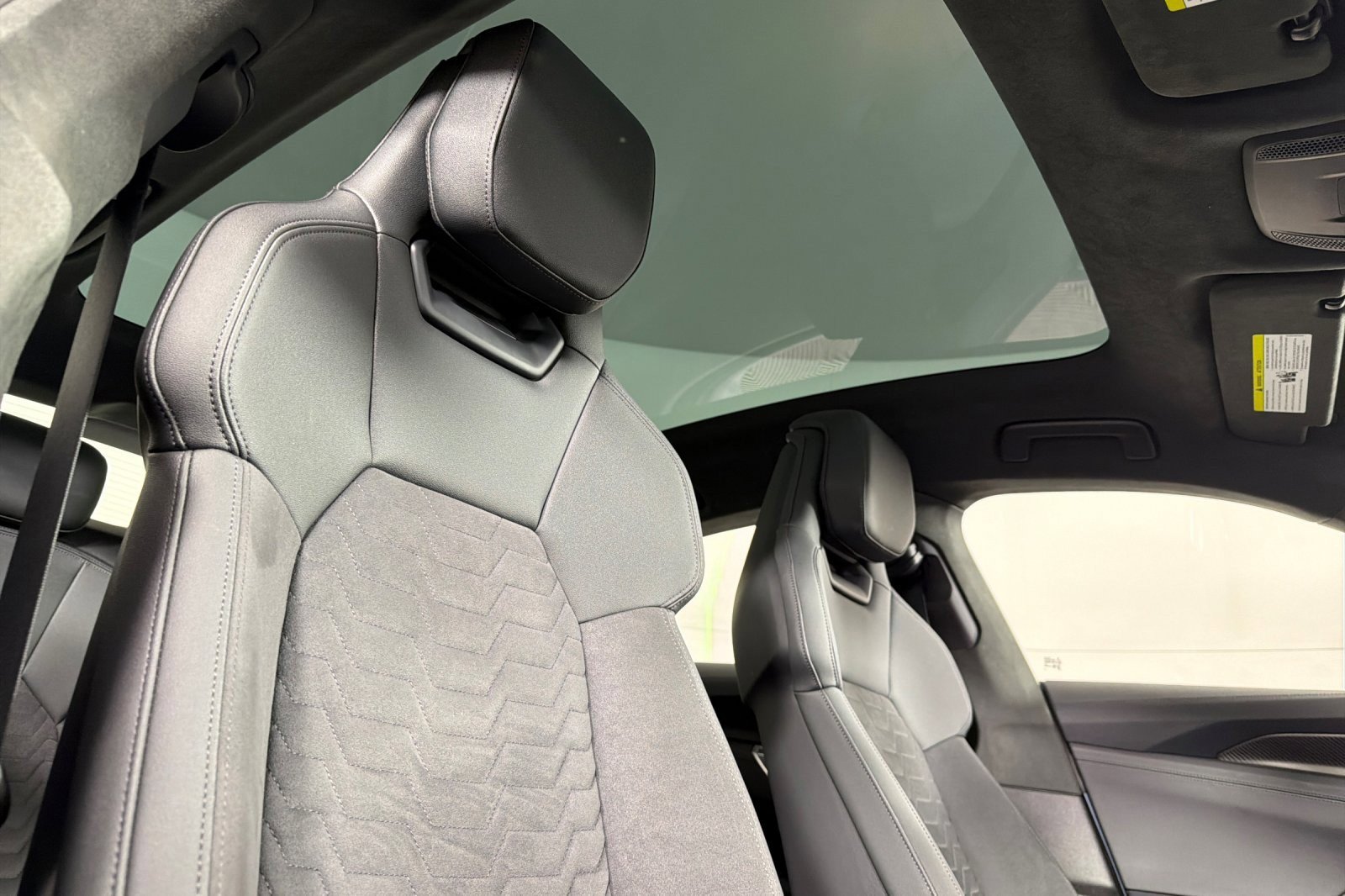 Used 2024 Audi e-tron GT Prestige image 15