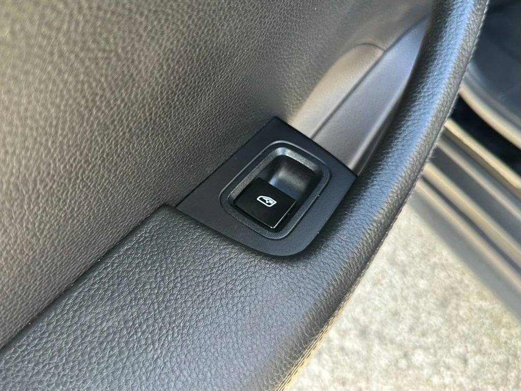 Used 2019 Porsche Panamera image 23