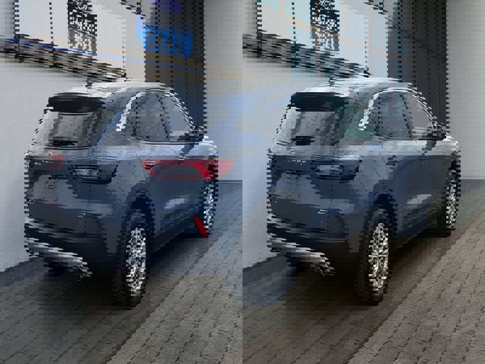 Used 2023 Ford Escape Active image 3