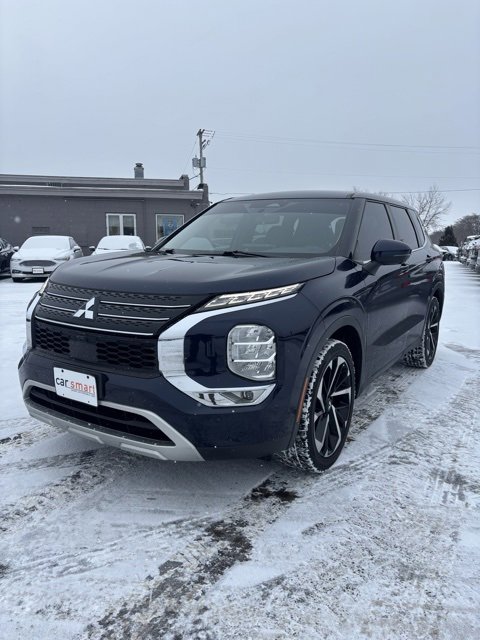 Used 2022 Mitsubishi Outlander SE image 3