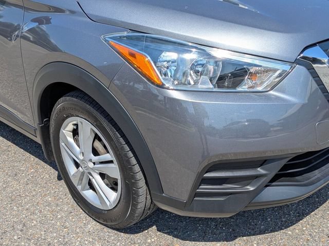 Used 2020 Nissan Kicks S FWD image 2