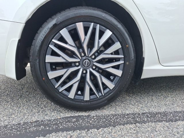 Used 2023 Nissan Altima 2.5 SV image 9