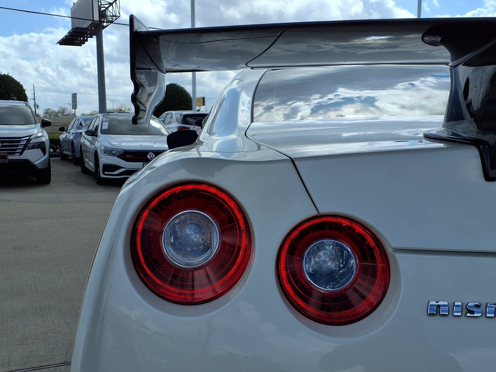 Used 2019 Nissan GT-R NISMO AWD/4WD image 13