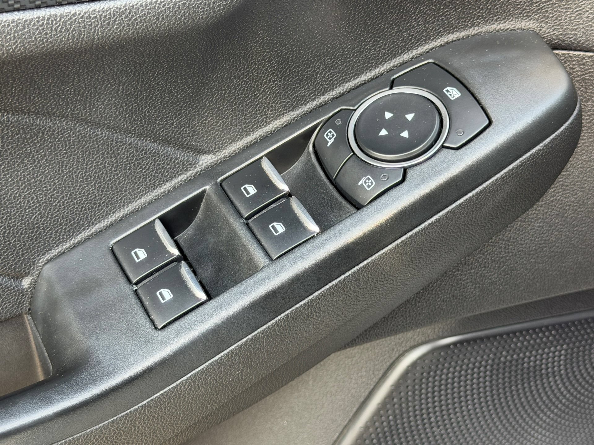 Used 2023 Ford Escape ST-Line Select AWD/4WD image 33