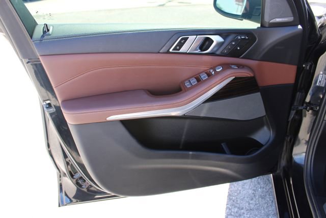 Used 2023 BMW X7 xDrive40i w/ Premium Package image 14