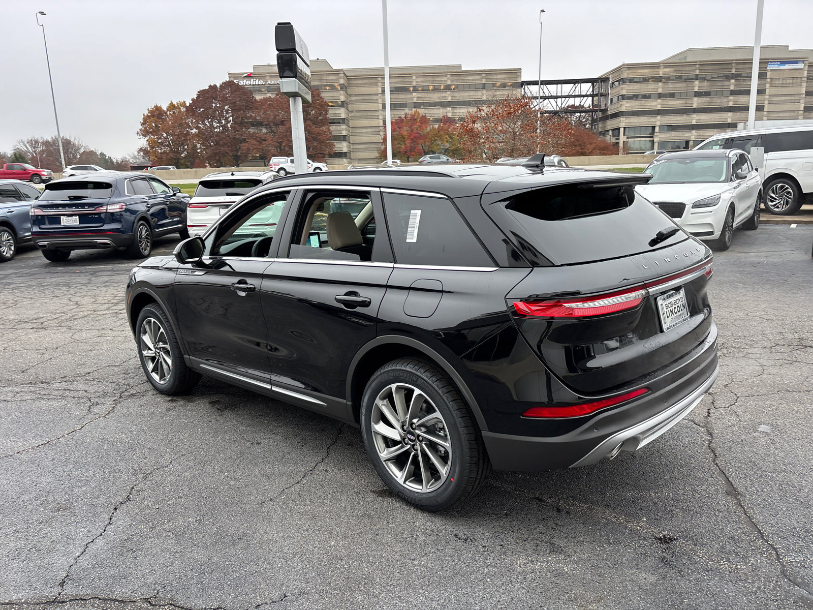 New 2026 Lincoln Corsair Premiere image 5