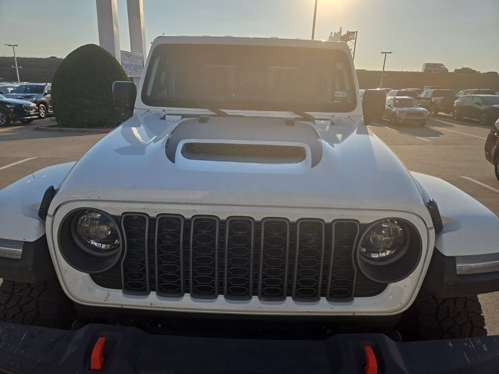 Used 2025 Jeep Gladiator Mojave w/ Convenience Group AWD/4WD image 3