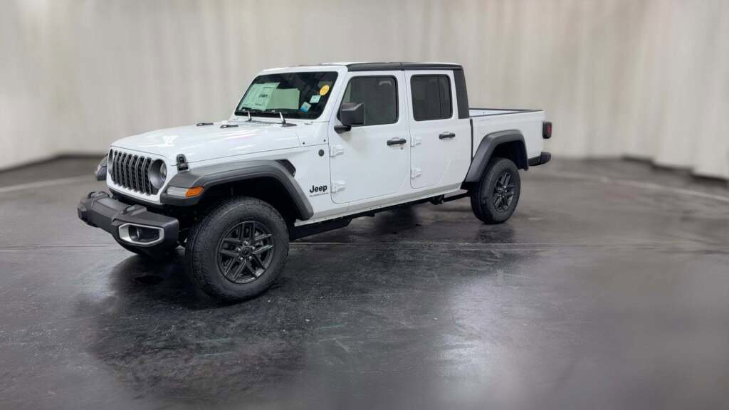 New 2026 Jeep Gladiator Sport image 1