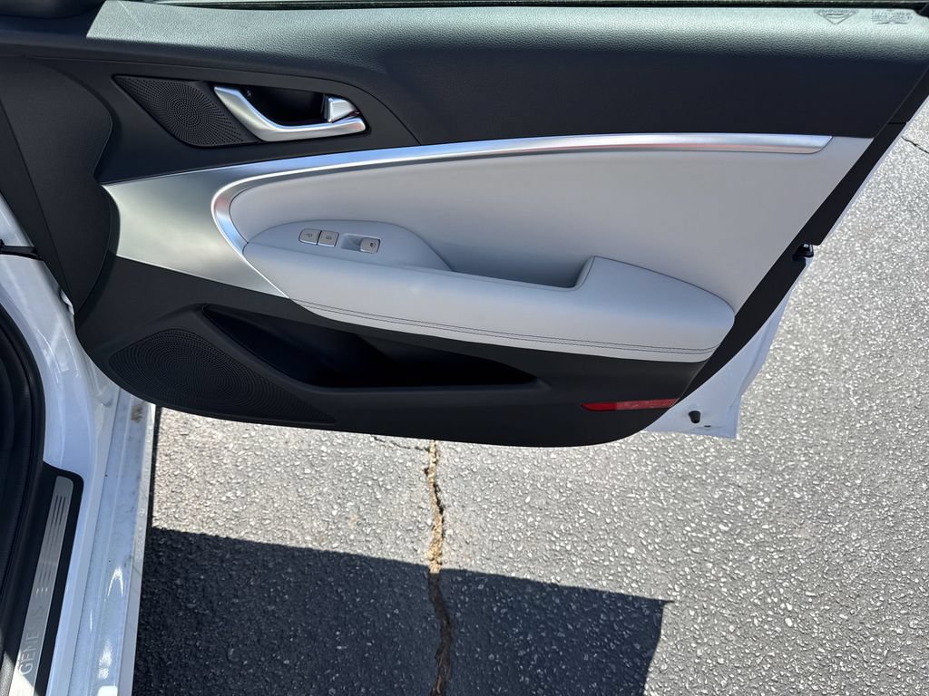New 2025 Genesis G70 2.5T RWD image 14