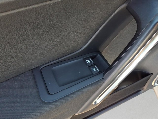 Used 2014 Volkswagen Beetle R-Line image 11