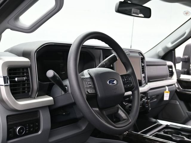 New 2025 Ford F250 XLT w/ Black Appearance Package image 15