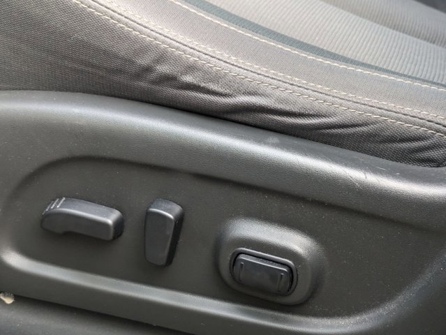 Used 2020 Nissan Titan SV w/ SV Convenience Package image 3