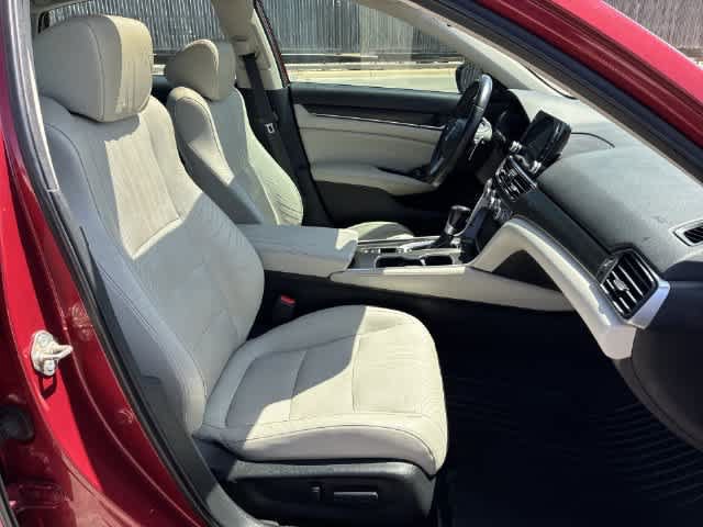 Used 2018 Honda Accord Touring image 24