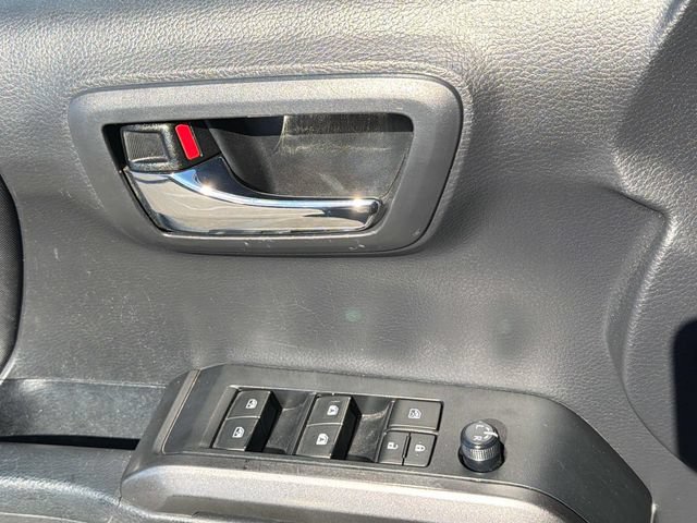Used 2022 Toyota Tacoma TRD Sport AWD/4WD image 25