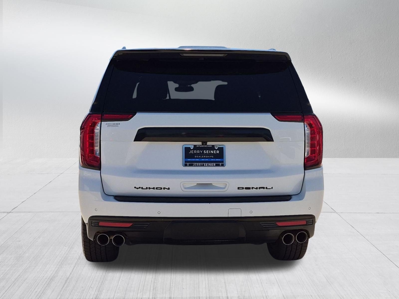 Used 2023 GMC Yukon XL Denali AWD/4WD image 4