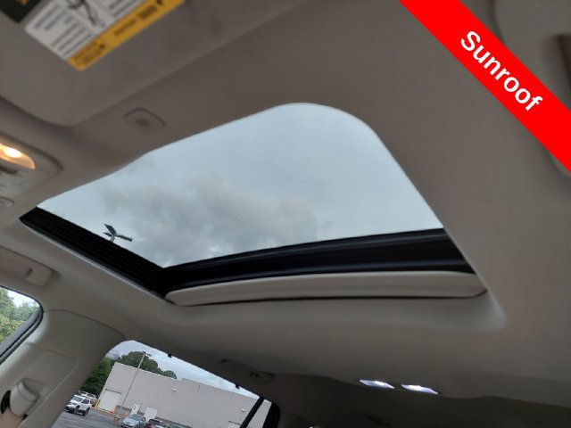 Used 2023 Toyota Highlander Limited FWD image 11