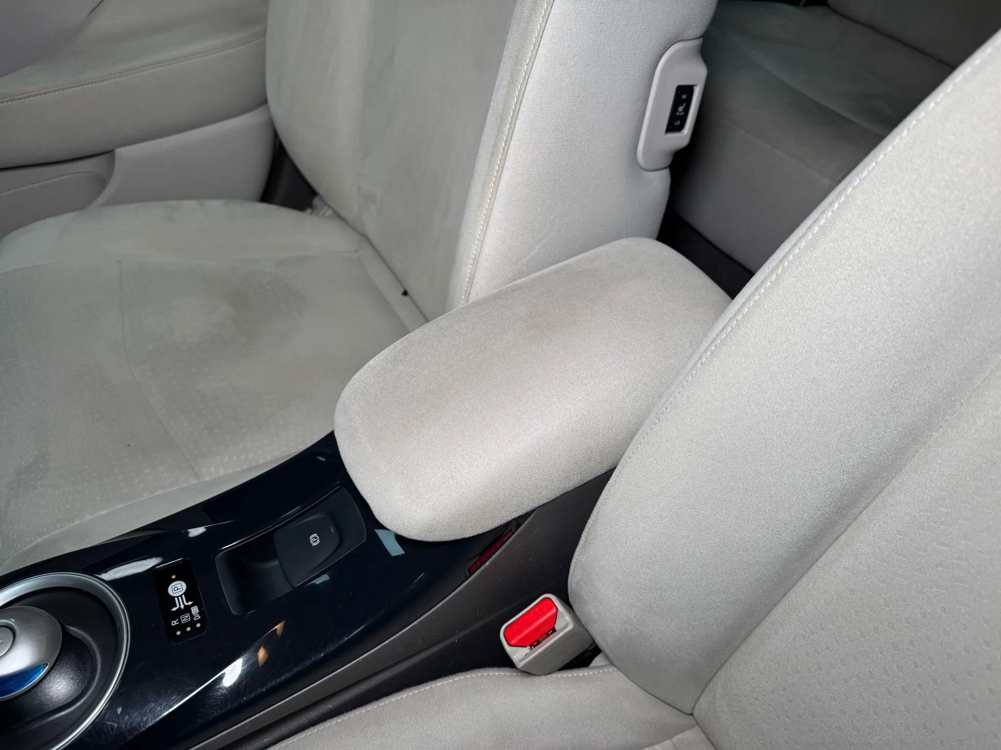 Used 2012 Nissan Leaf SV image 34