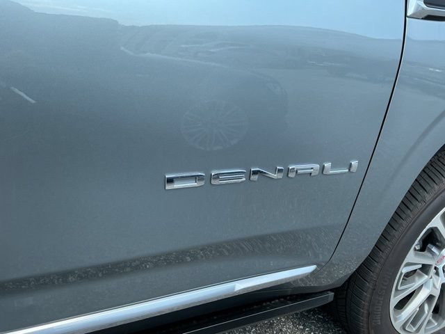 Used 2026 GMC Yukon Denali w/ Sun & Power Step Package AWD/4WD image 7