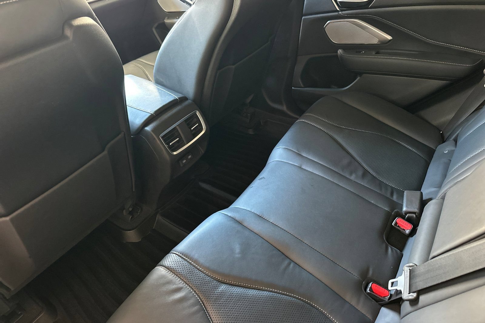 Used 2020 Acura RDX w/ Technology Package FWD image 12