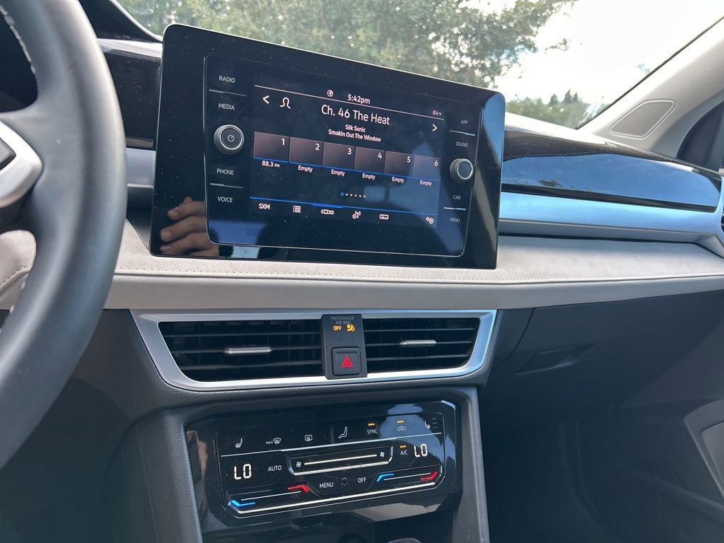 Certified 2025 Volkswagen Taos SE image 24