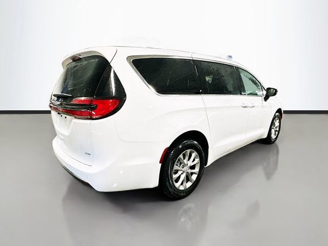 New 2026 Chrysler Pacifica Select AWD/4WD image 6
