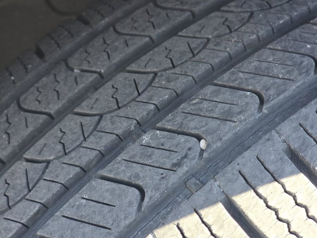 Used 2014 GMC Acadia SLT image 11