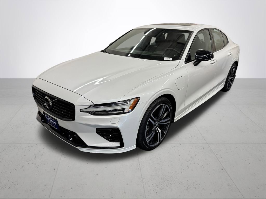 Used 2022 Volvo S60 T8 R-Design w/ Advanced Package image 2