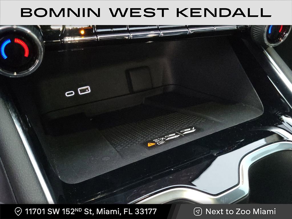 Used 2025 Chevrolet Traverse Z71 w/ Enhanced Driving Package image 25