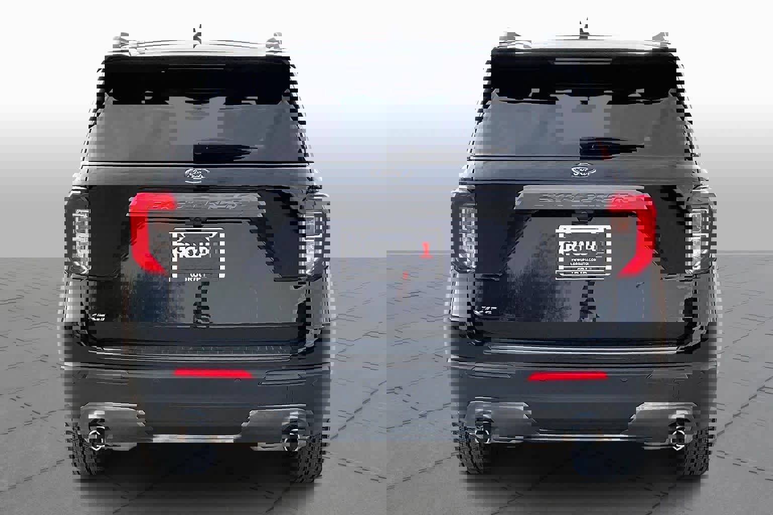 Used 2023 Ford Explorer XLT w/ Equipment Group 202A image 4