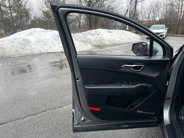 Used 2025 Kia Sportage LX AWD/4WD image 24