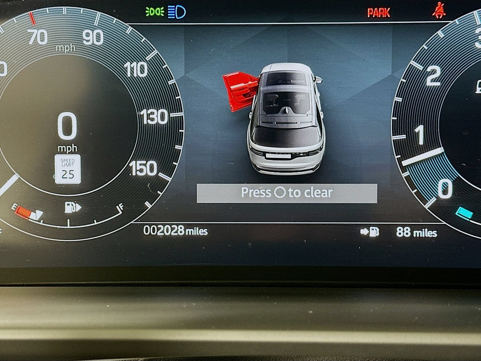 Used 2025 Land Rover Discovery Dynamic SE AWD/4WD image 22