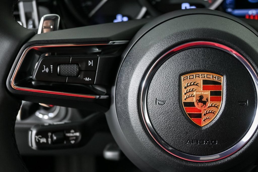 Certified 2026 Porsche Macan AWD/4WD image 10