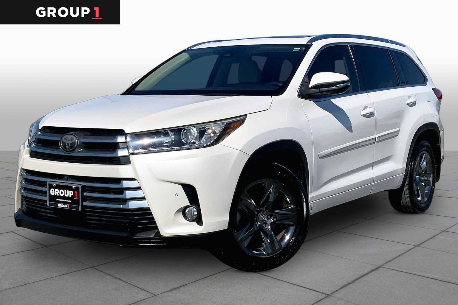 Used 2018 Toyota Highlander Limited Platinum FWD image 1