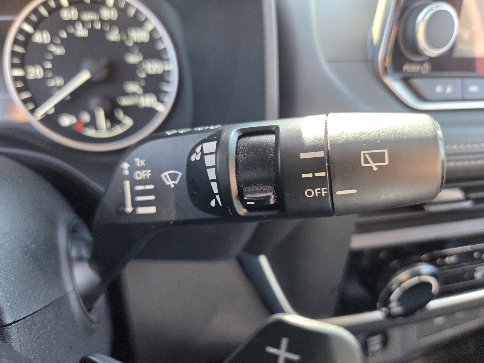 Used 2024 Nissan Rogue S image 26