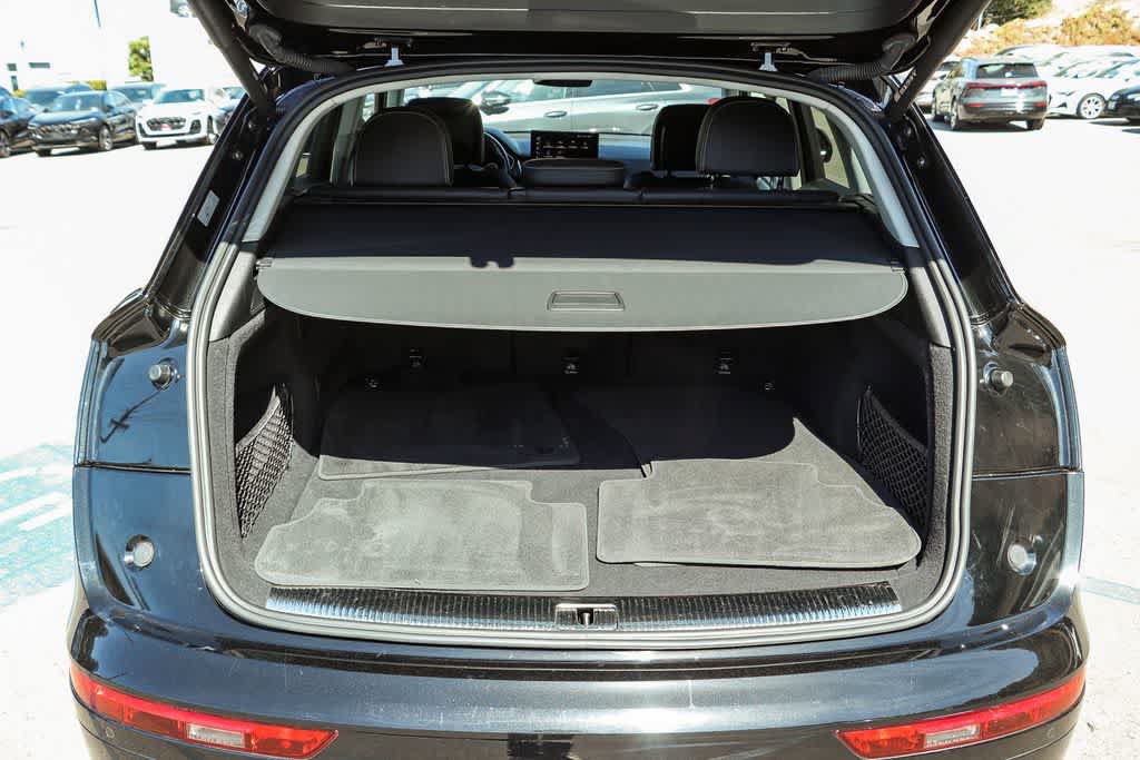 Used 2023 Audi Q5 e Premium w/ Convenience Package AWD/4WD image 24