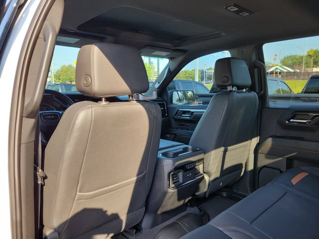 Used 2023 GMC Sierra 1500 AT4 w/ AT4 Premium Package AWD/4WD image 10