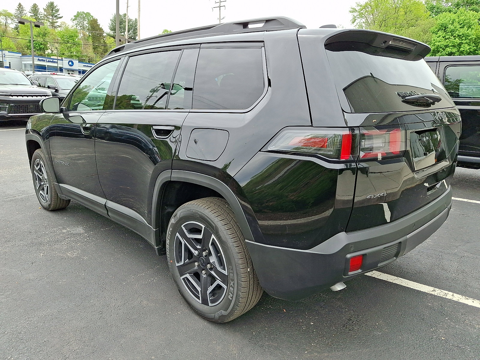 New 2026 Jeep Cherokee Laredo AWD/4WD image 4