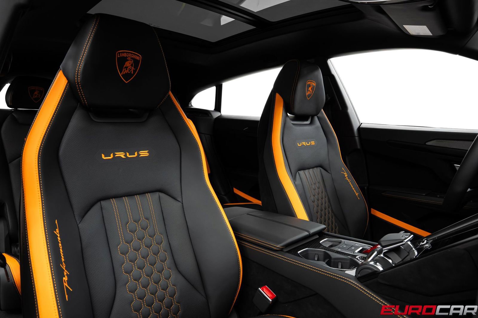 Used 2024 Lamborghini Urus Performante AWD/4WD image 40