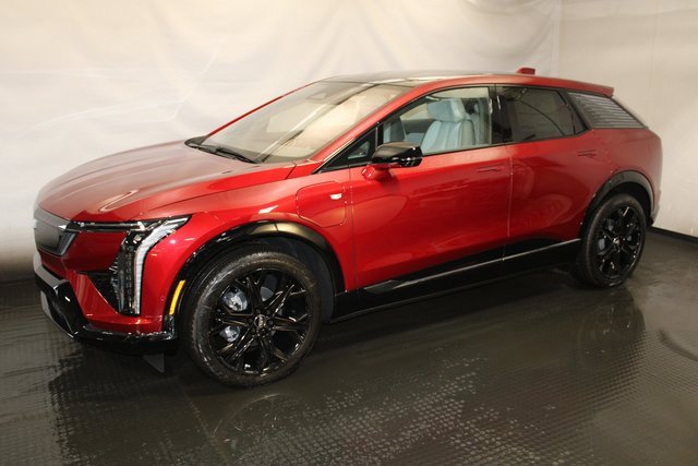 New 2025 Cadillac Optiq Sport 1 w/ LPO, ONYX Package image 3