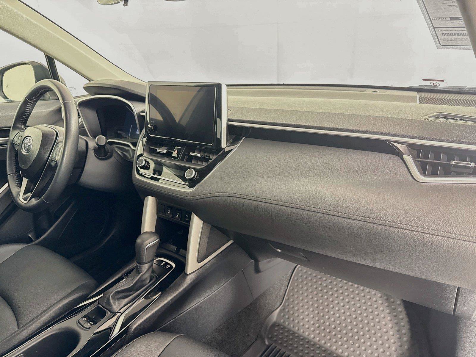 Certified 2025 Toyota Corolla Cross XLE FWD image 40