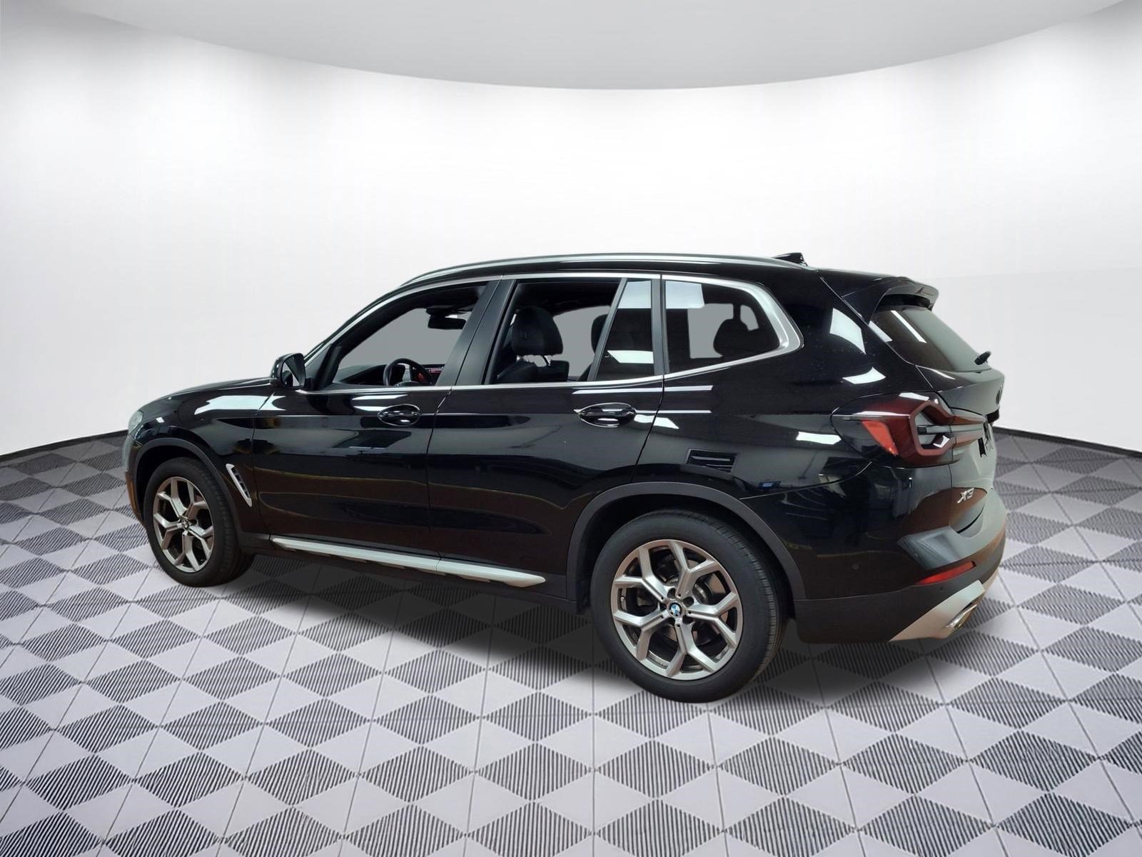 Certified 2023 BMW X3 xDrive30i w/ Premium Package image 3