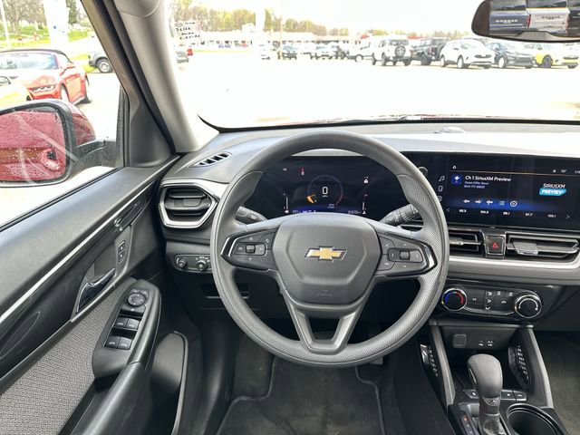 Used 2025 Chevrolet TrailBlazer LT AWD/4WD image 13