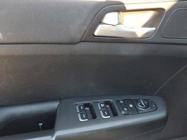Used 2019 Kia Sportage LX AWD/4WD image 16