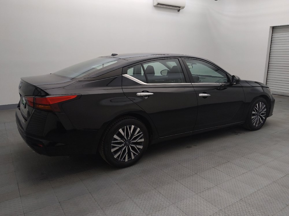 Used 2023 Nissan Altima 2.5 SV image 10