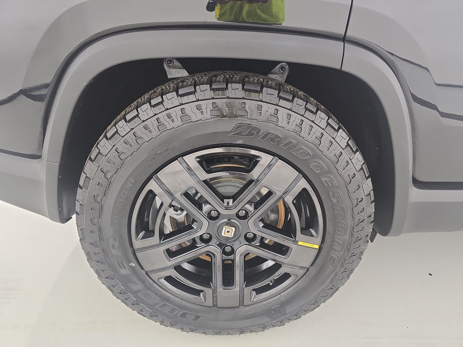Used 2024 Rivian R1S Adventure AWD/4WD image 12