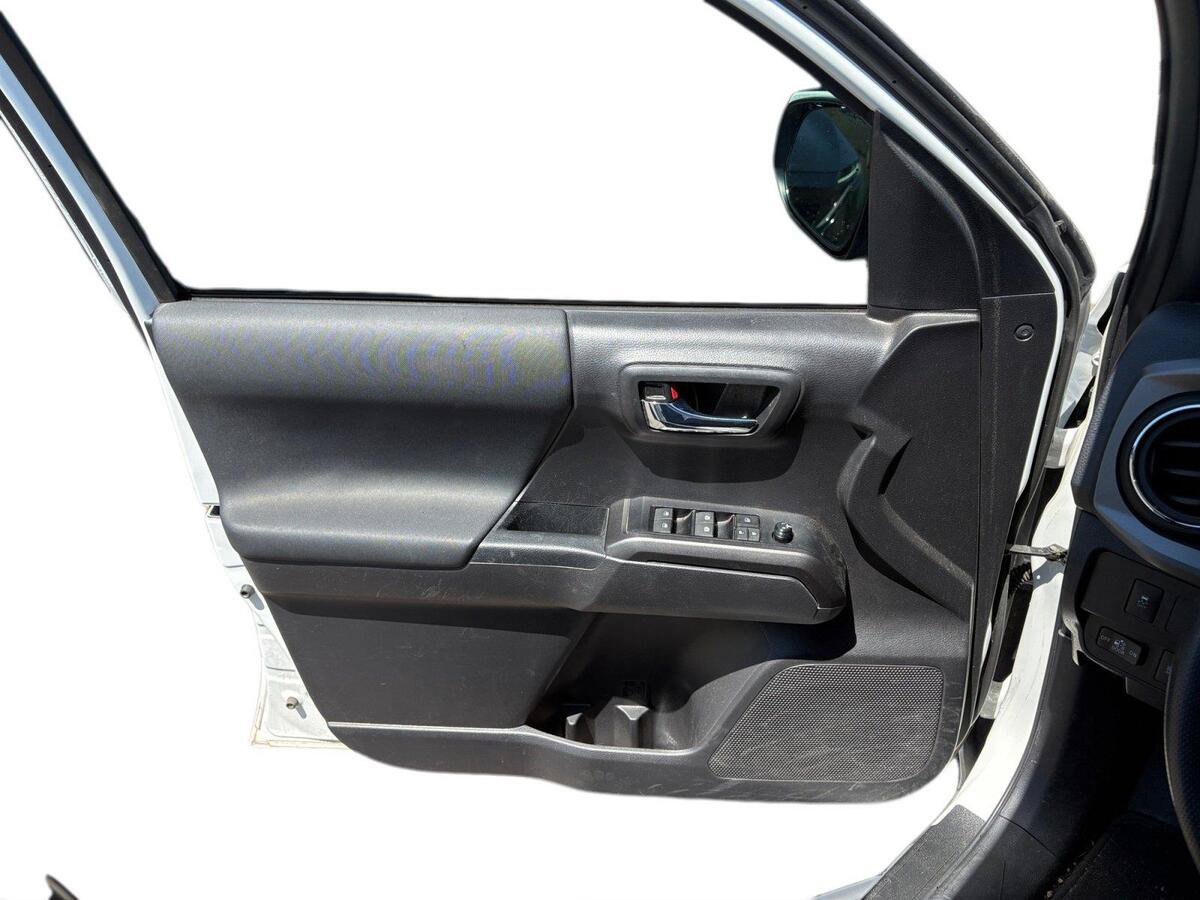 Used 2023 Toyota Tacoma TRD Sport AWD/4WD image 17