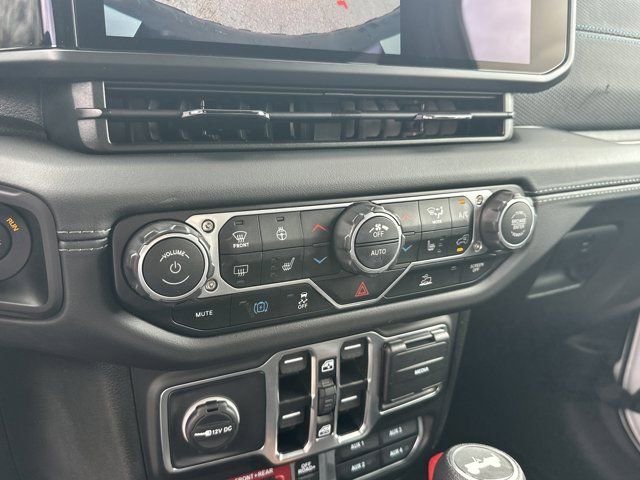 Certified 2025 Jeep Wrangler Unlimited Rubicon 4xe w/ Convenience Group image 28