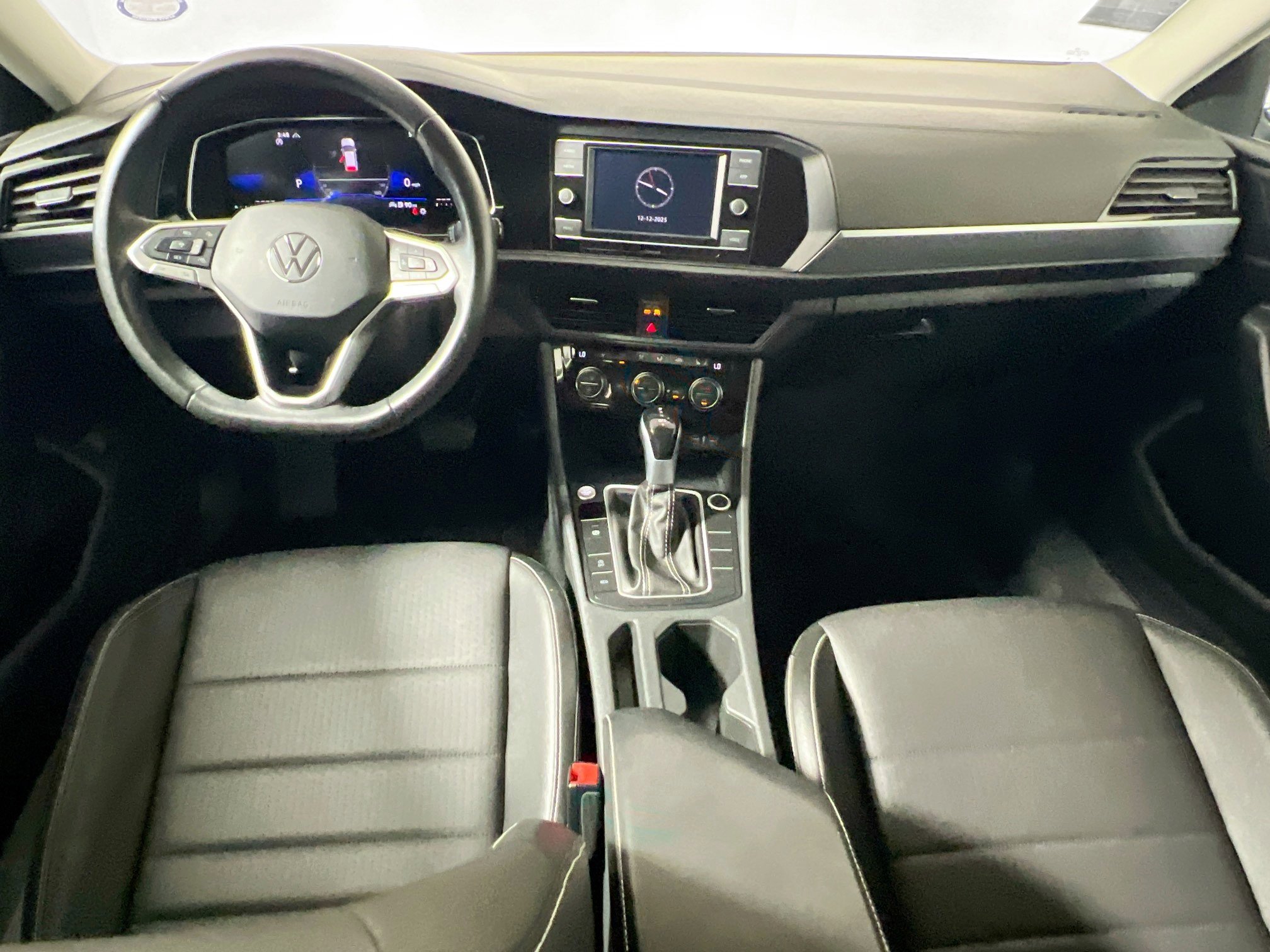 Used 2024 Volkswagen Jetta SE image 30