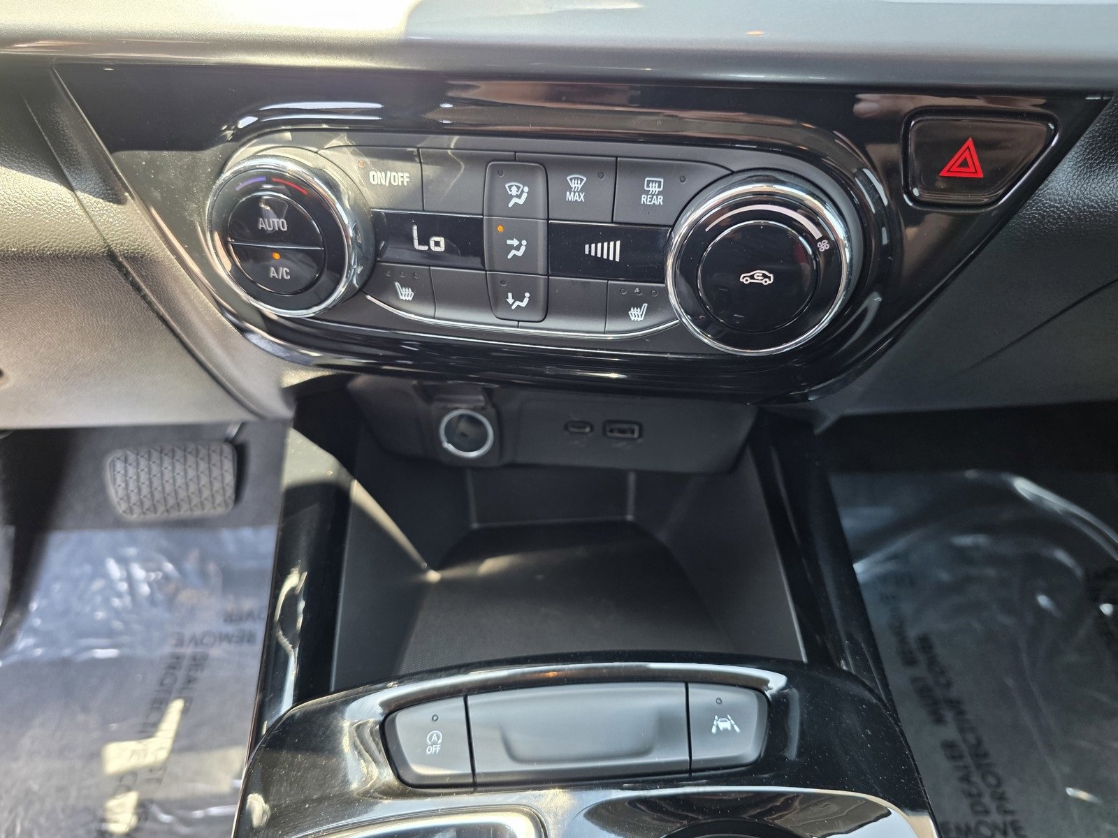 Certified 2025 Chevrolet Trax LT w/ Driver Confidence Package image 24